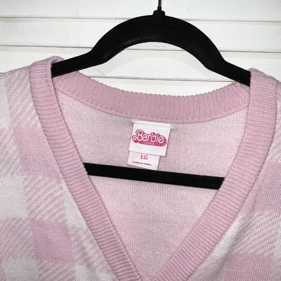 Her Universe Barbie Pink Gingham Patch Cardigan Size L - Picture 4 of 6